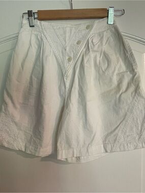 FARINA 2 Women’s Chino Shorts 8 White Cotton Twill Flat Front Button Pockets
